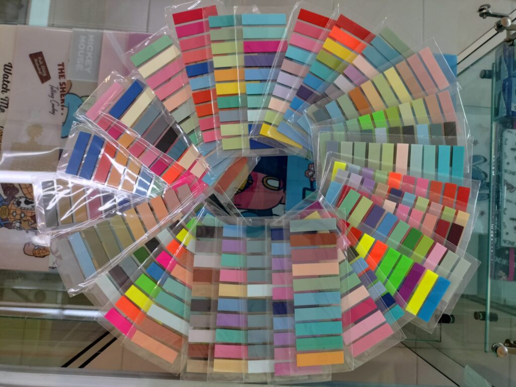 copisteria, Copias, color, diseño gráfico, paginas web, soluciones, estampado color, encuadernados, anillados, señaletica, avisos, scaner, plastificado, vinilos, material pop, llaveros, tazas, displays, roll ups